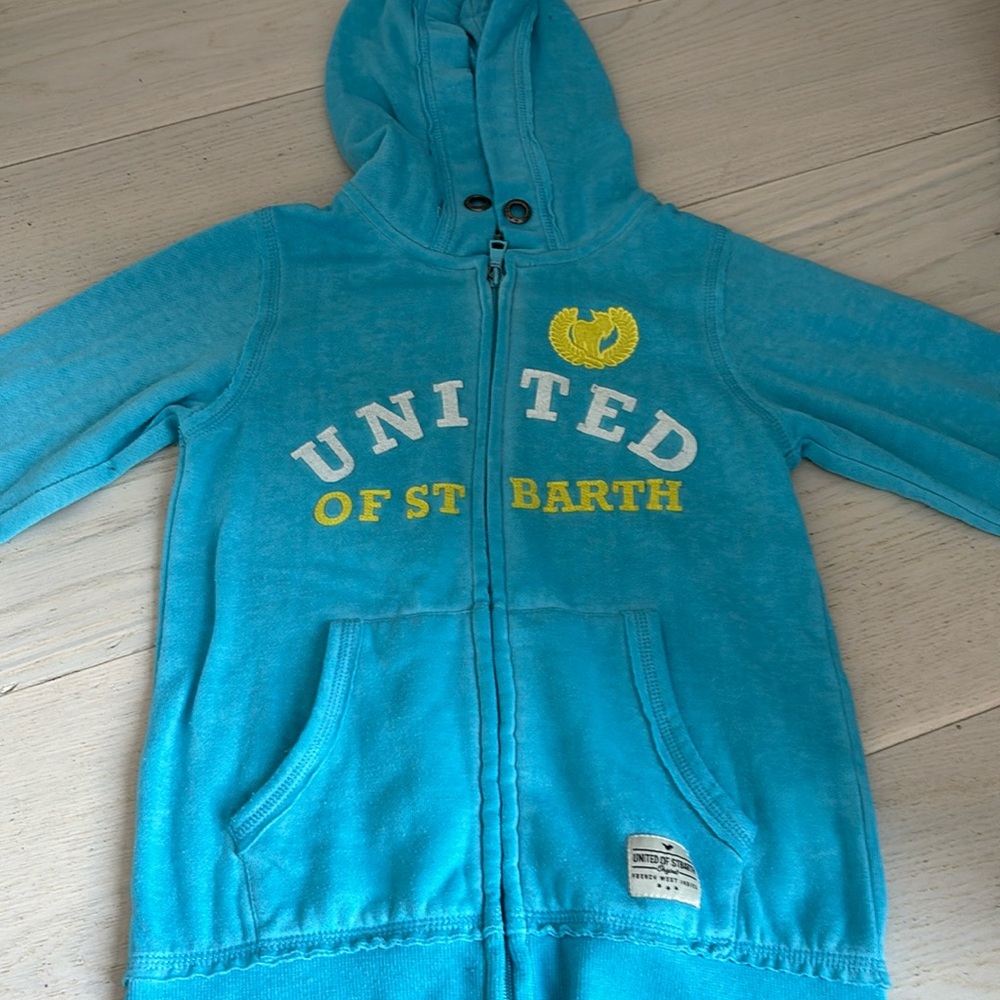 Used Blue zip up hoodie. One un-noticeable stain shown in the last image 💗